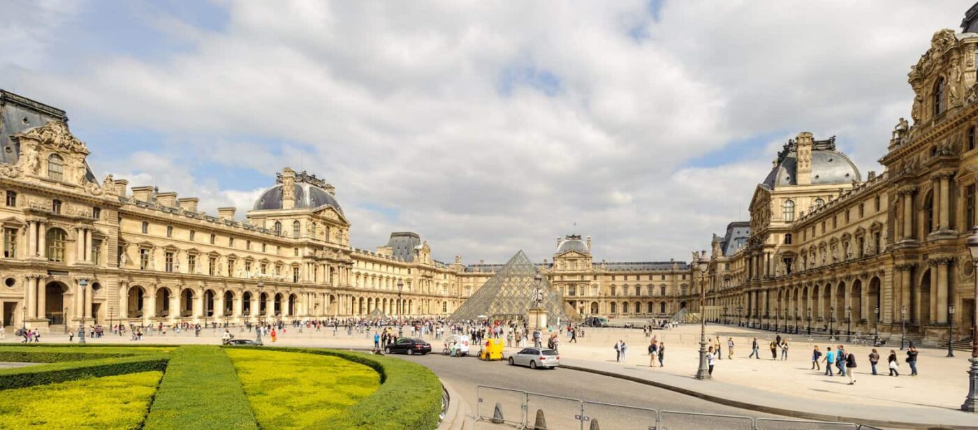 bao-tang-louvre-1400x616